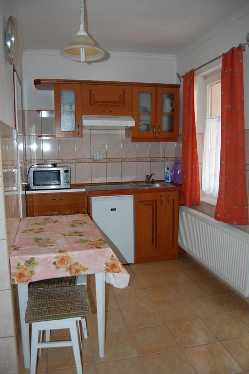 Zach Klara Utcai Apartman Visegrad Exterior photo