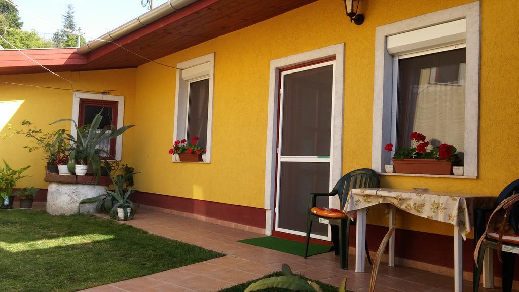 Zach Klara Utcai Apartman Visegrad Exterior photo
